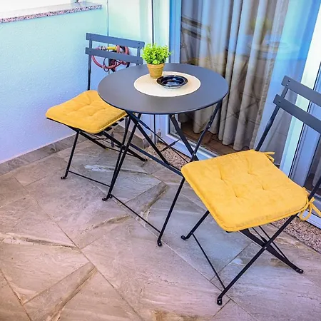 Διαμέρισμα New *